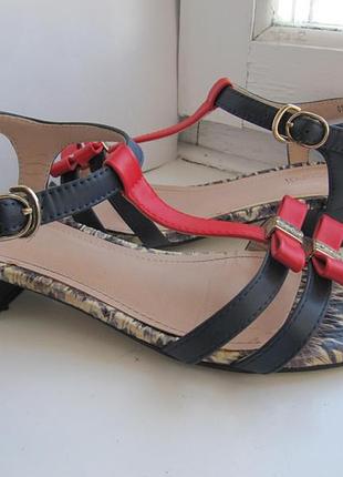 Босоніжки taccardi