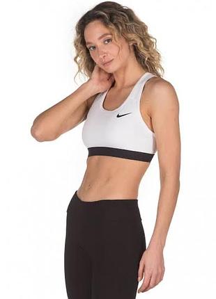Топ жіночий спортивний nike