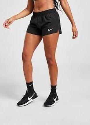 Шорти спортивні жіночі nike
