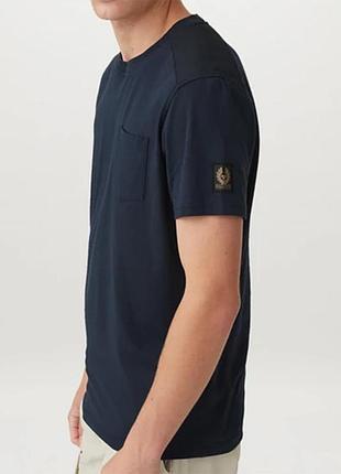 Темно-синя чоловіча футболка з нагрудною кишенею та логотипом бренда belstaff на рукаві, оригінал