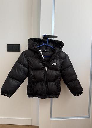 Зимова куртка на хлопчика nike