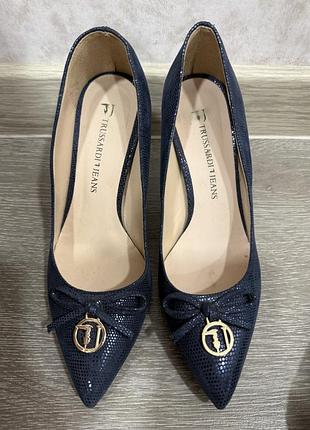 Туфлі човники trussardi