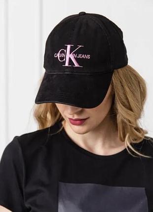 Стильна кепка calvin klein