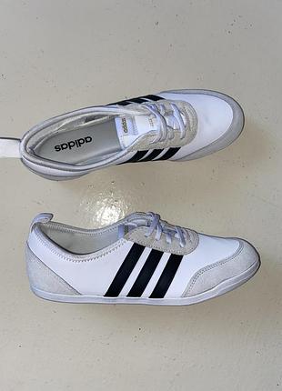 Кросівки adidas diona 3