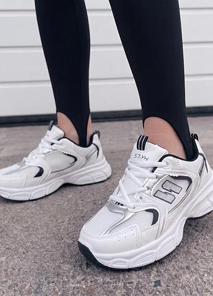 Женские кроссовки на массивной подошве fashion 107-02 белые 40