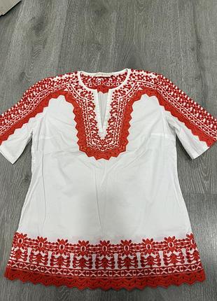 Блуза жіноча з вишивкою