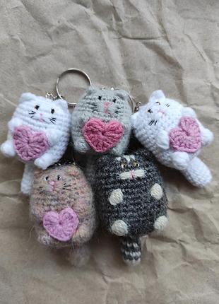 Брелоки котики, вязаный кот, игрушка ручной работы, брелок на ключи, брелок на сумку