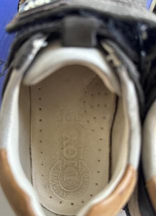 Шкіряні кросівки 26 р 2