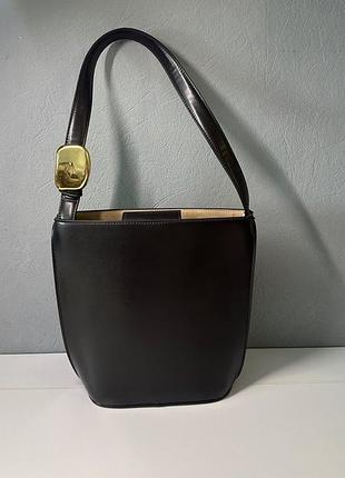 Сумка- ведро zara коричневая с золотой брошью