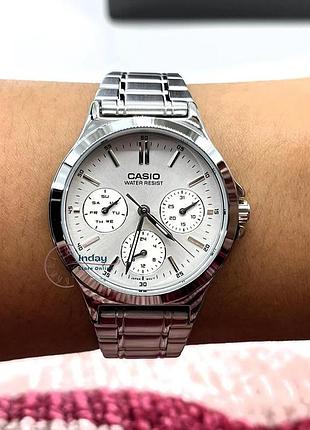 Жіночий годинник casio ltp-v300d-7a — класичний сталевий браслет та календар 4