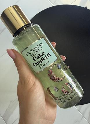 Парфумований спрей для тіла victoria’s secret cake confetti shimmer, 250 мл
