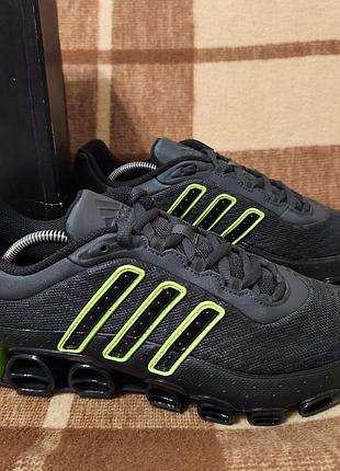 Нові чоловічі кросівки adidas megaride