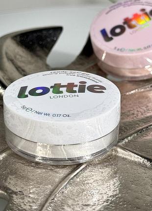 Фиксирующая пудра lottie london setting powder ready set go brightening powder (true translucent) 5 g mini