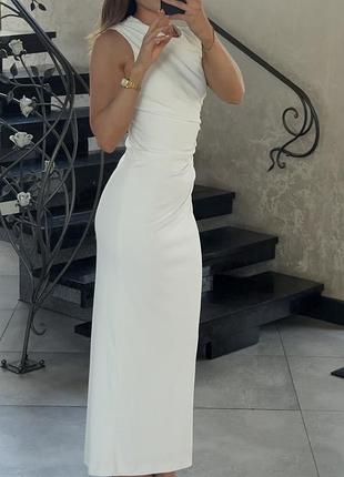 Біла довга сукня zara, драпована.