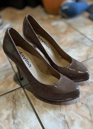 Розкішні лакові туфлі davina london (made in spain) — 36р