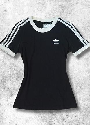 Футболка adidas чорна xs s