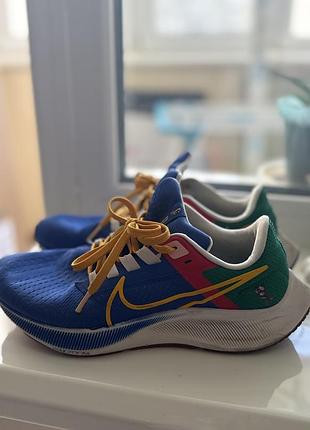 Кросівки спортивні nike кольорові