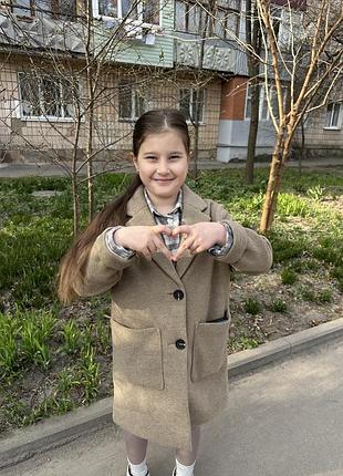 Пальто на дівчинку 9-11років