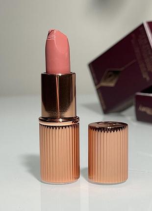 (уценка) помада charlotte tilbury matte revolution lipstick (pillow talk) 1.1 g