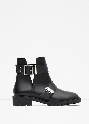 Чорні шкіряні ботильйони zara woman байкерського стилю розмір 39 на стопу 25,5см