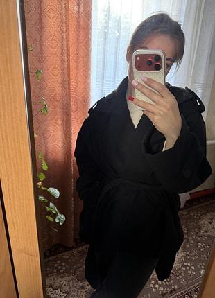 Укорочене жіноче пальто