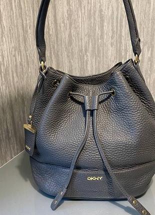 ✨ шкіряна сумка-мішок dkny ✨