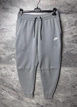 Спортивні штани nike tech fleece