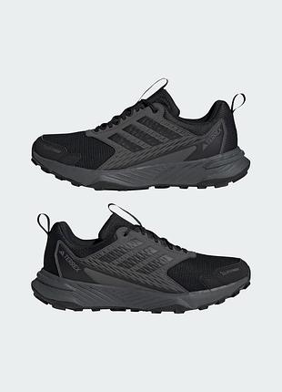Кросівки. 👟 адідас чоловіча