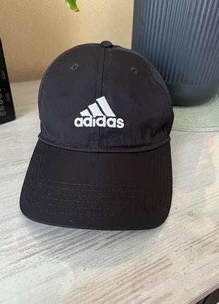 Бейсболка унісекс adidas чорна