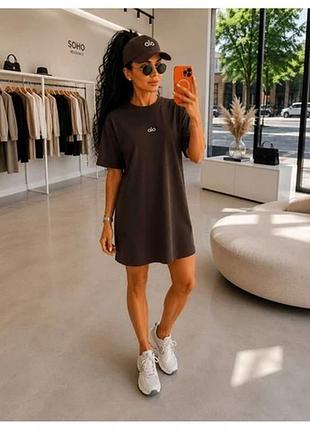 Сукня в стилі oversize, вільного крою з логотипом. тканина двонитка туреччина.