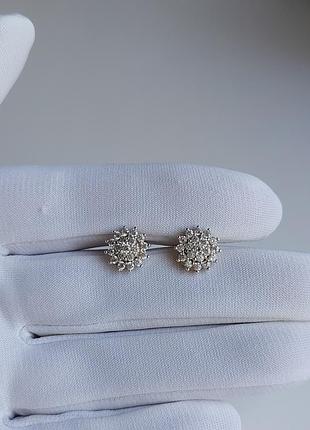 Серебряные серьги гвоздики с фианитами