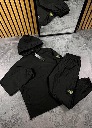 Чоловічий спортивний костюм анорак з плащівки stone island   костюм з матової плащівки. матеріал  чудово захищає від вітру