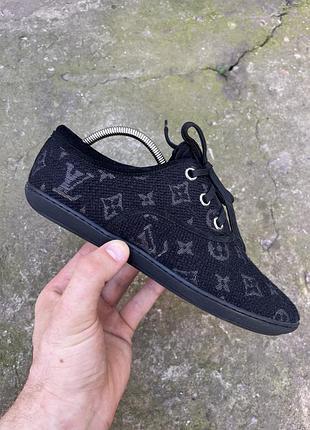 Рідкісні преміальні чорні монограмні кросівки louis vuitton на пласкій підошві з маленьким металічним логотипом