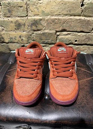 Nike dunk low sb mystic red 3