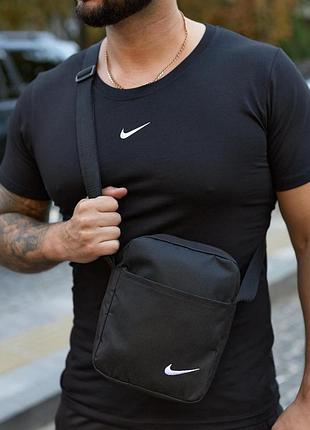 Барсетка чорна nike 4