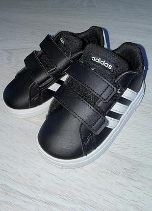 Кросівки adidas 3