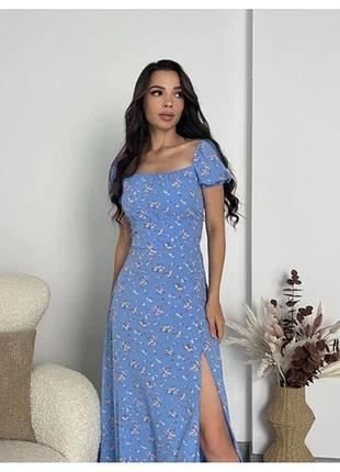 Ніжна та легка сукня подовжена. з гарним принтом.