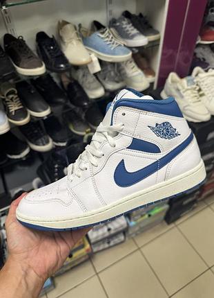 Nike air jordan 1 mid