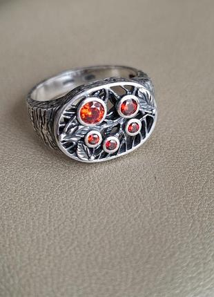 Каблочка серебряная с цирконами малькашиница 18,5р