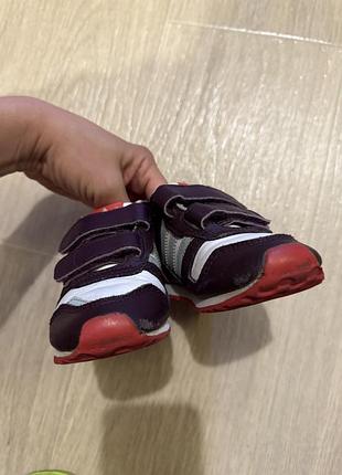Детские кроссовки adidas. размер 23. 4