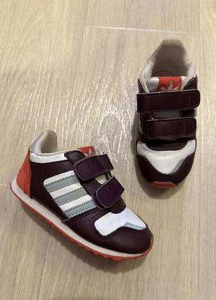 Детские кроссовки adidas. размер 23.
