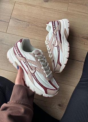 Nike initiator beige bordo pink