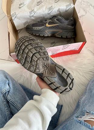 Nike v5 rnr grey gold 4