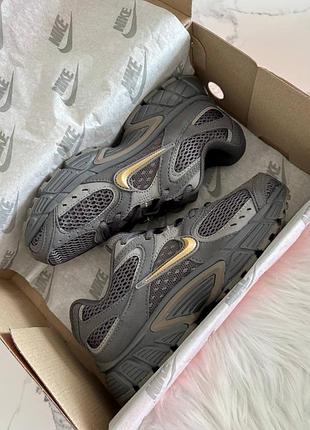 Nike v5 rnr grey gold 10