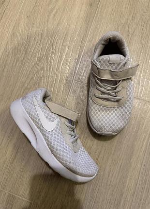 Детские кроссовки nike. оригинал!  размер 27.