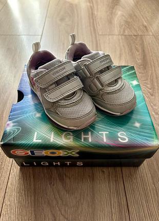 Кросівки на дівчинку geox lights 3