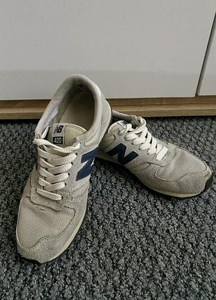 Світло сірі замшеві коосівки new balance 420