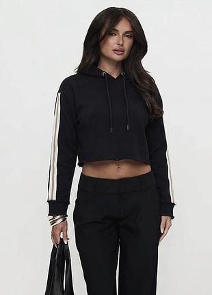 Жіночий кроп вкорочений короткий худі світшот в полоску prettylittlething на весну осінь чорний з капюшоном