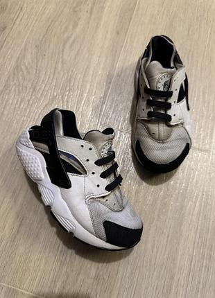 Детские кроссовки nike. оригинал! размер 28.
