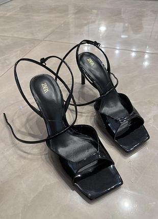 Босоніжки zara, жіночі, чорні, 39р